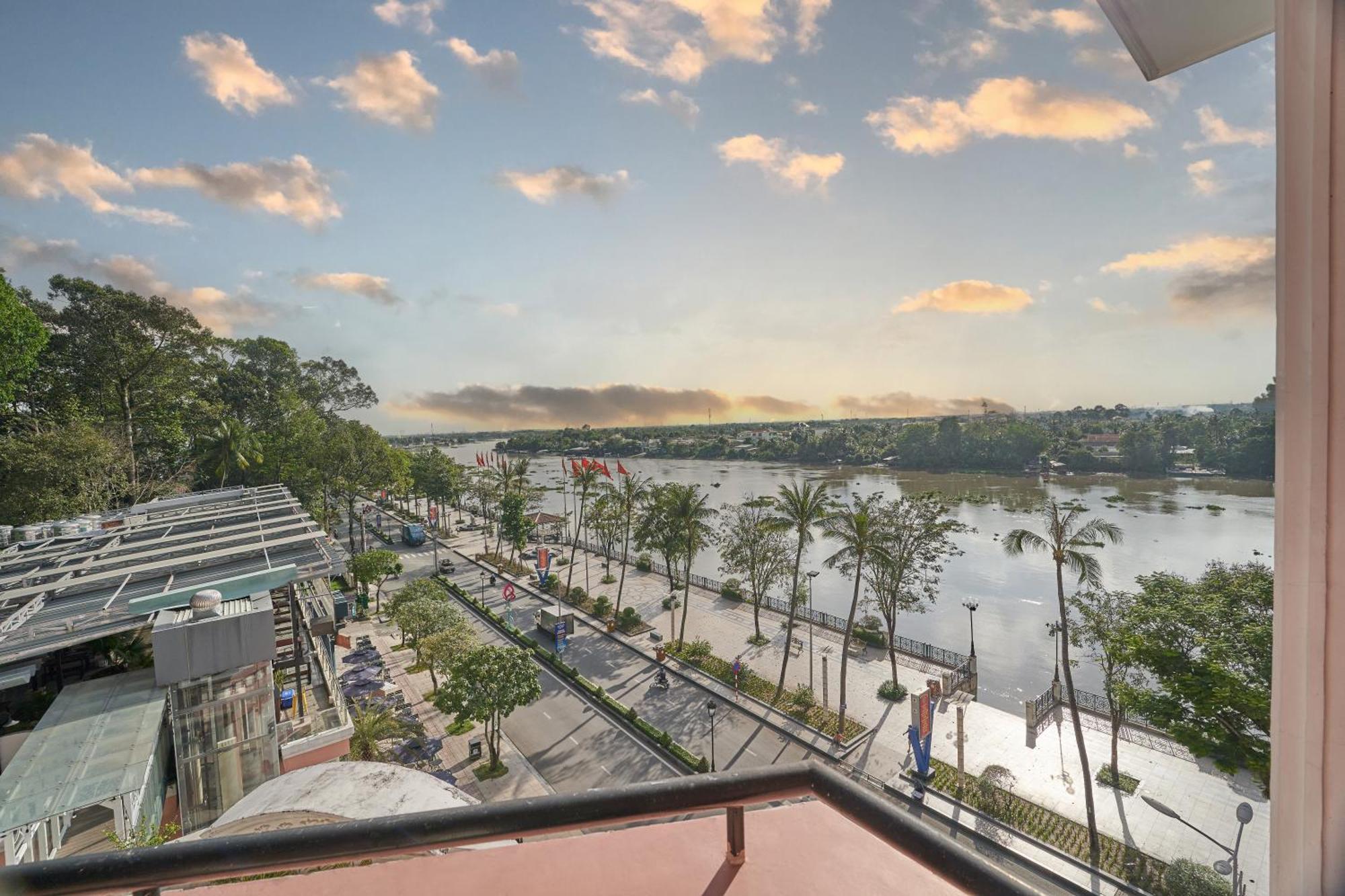 Bcons Riverside Hotel Binh Duong Thu Dau Mot Kültér fotó